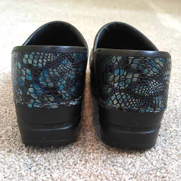 Women's Sanita clogs shoes size 38  Blue and Black Metallic🌠GREAT SHAPE!!! 🌠 - Picture 3 of 9